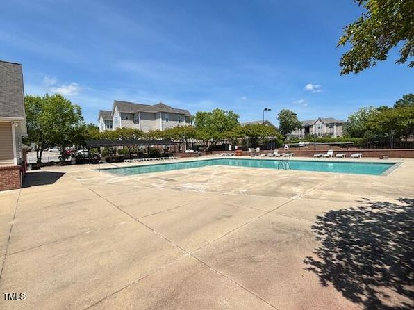 2521 Friedland Pl APT 301, Raleigh, NC 27617