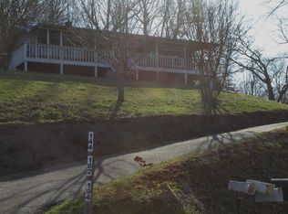 194 Old Highlands Rd, Franklin, NC 28734