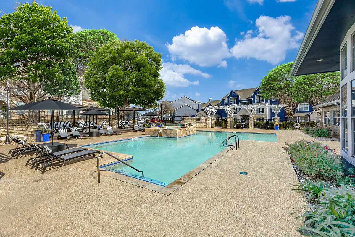Building Photo - Madison Dell Ranch Apartments