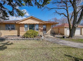 1040 83rd St, Downers Grove, IL 60516