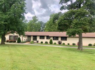 212 Coach Rd, Lebanon, MO 65536