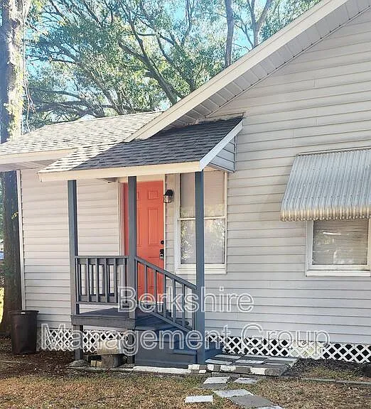 940 E Palmetto St — Photo 1