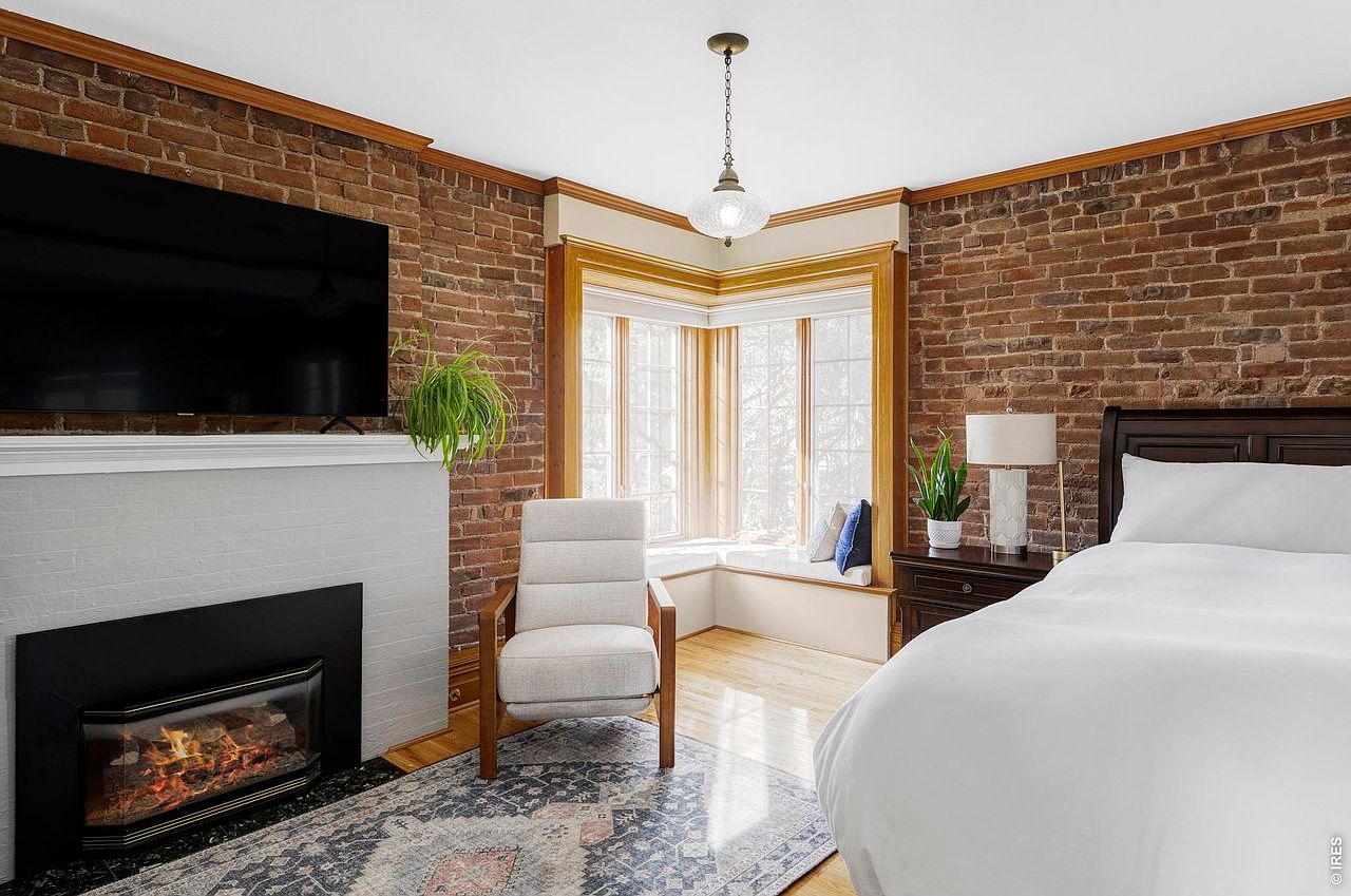 742 N Downing St - Photo 4