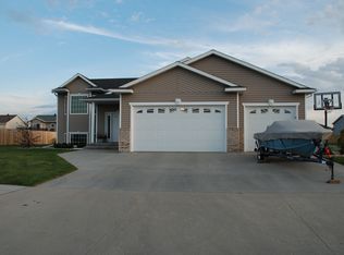 1035 Westport Pkwy, West Fargo, ND 58078