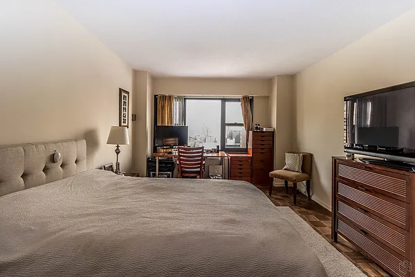 Rented by Halstead Real Estate | media 20
