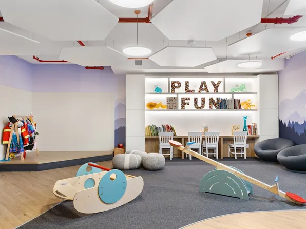 47-05 Center Boulevard image 14 of 22