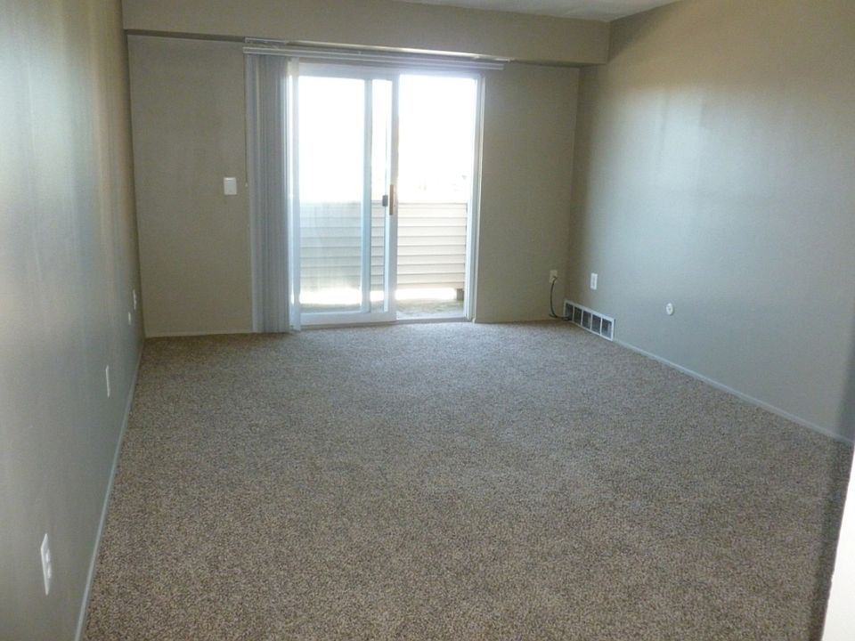 1st image of 44407 Savery Dr