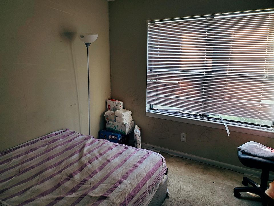2nd image of 211 Conner Dr #16