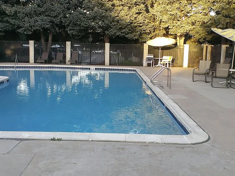 Pool Community