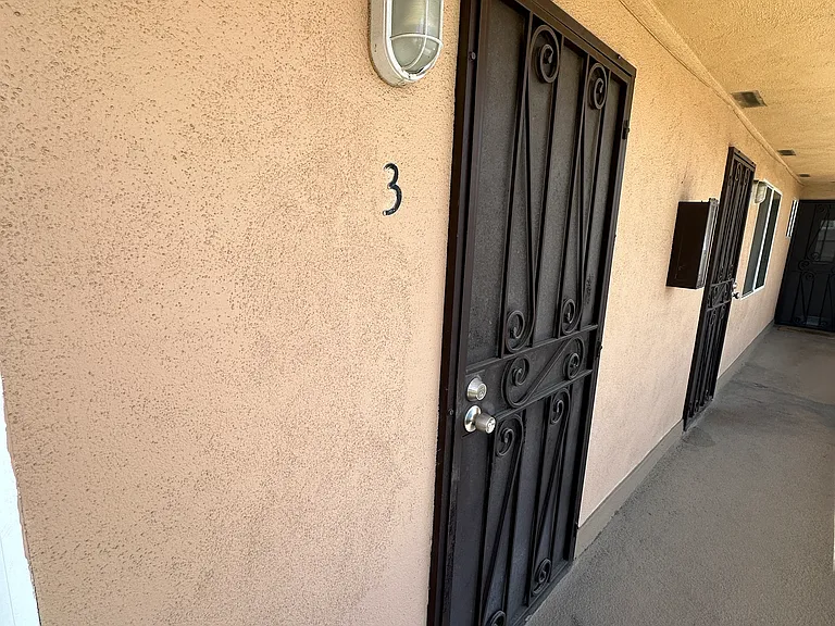 916 N Market St #3 — Photo 9
