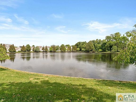 3rd image of 1166 Lake Dr E
