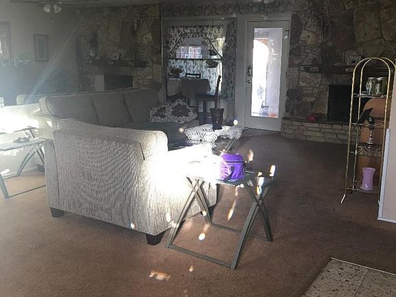 2nd image of 2706 Custer Ave