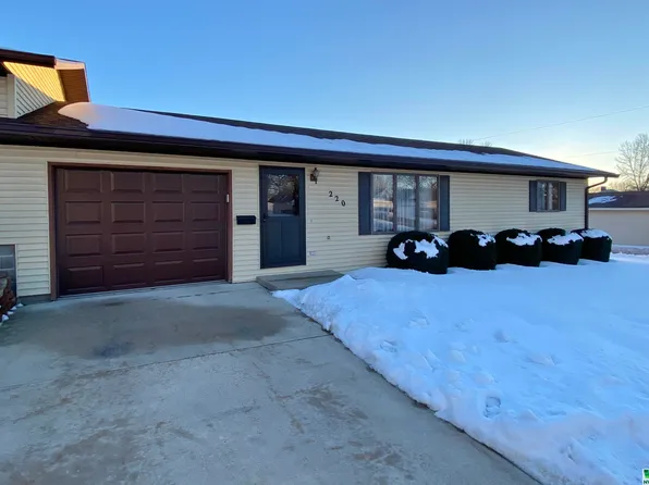 220 5th St SE #2, Le Mars, IA 51031