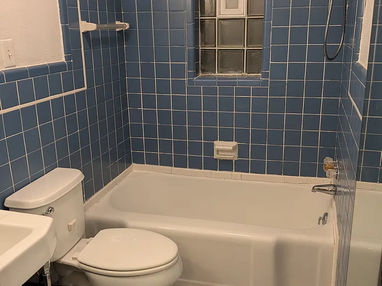 918 S Braddock Ave — Photo 5