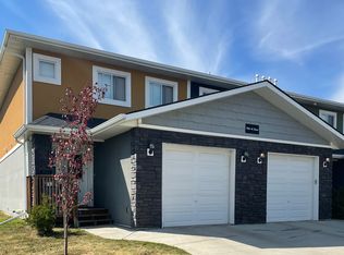 7106 41st St, Lloydminster, AB T9V2H8