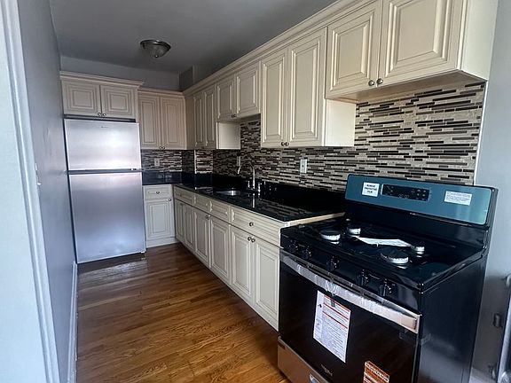 5th image of 176 Lafayette St APT 12