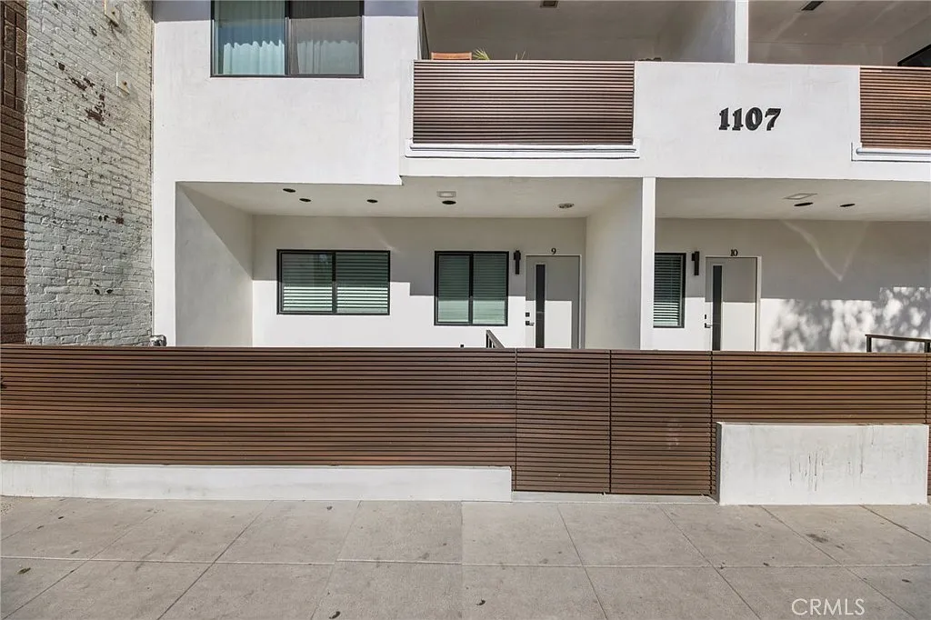 1 bed, 397 sqft, $2,200 — Photo 1