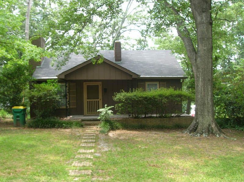 1st image of 1028 Pecan St