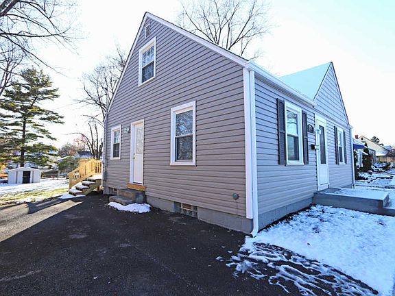 2nd image of 1321 Carolyn Ave