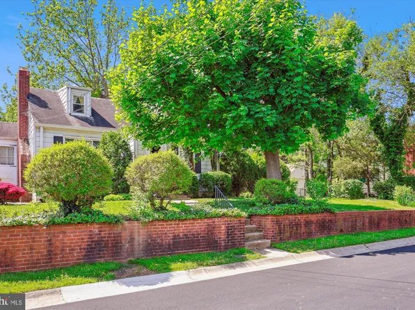 407 McArthur Dr, Rockville, MD 20850