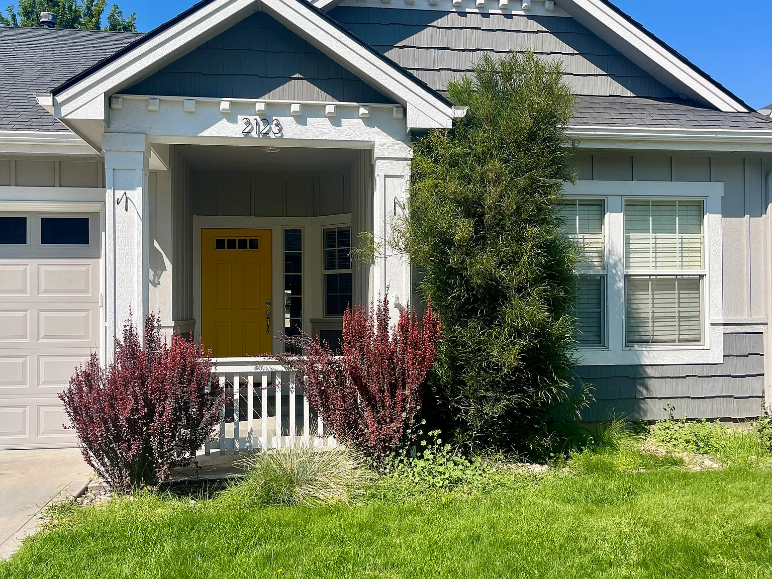 3 bed, 1323 sqft, $2,350 — Photo 2