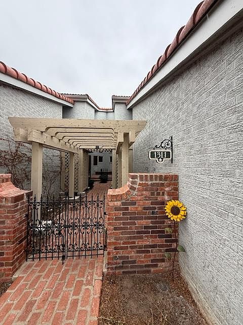 1st image of 1311 N Pershing Ave