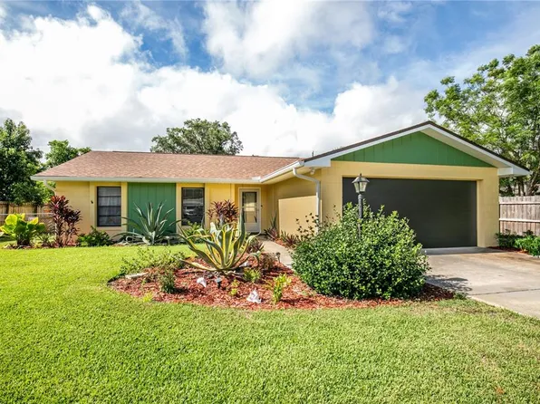 504 Ambassador Ave, Eustis, FL 32726