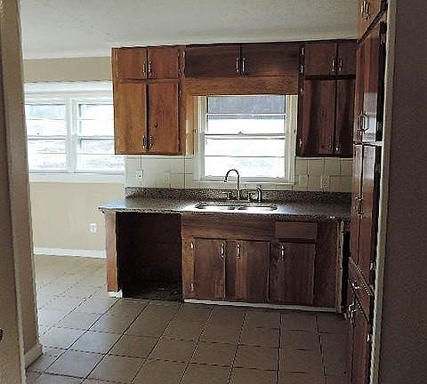 4th image of 7610 Westbridge Rd