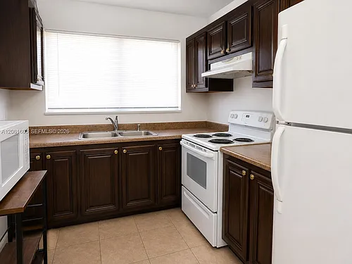 4044 NW 19th St #401 Photo 1 4044 NW 19th St #401 Photo 1