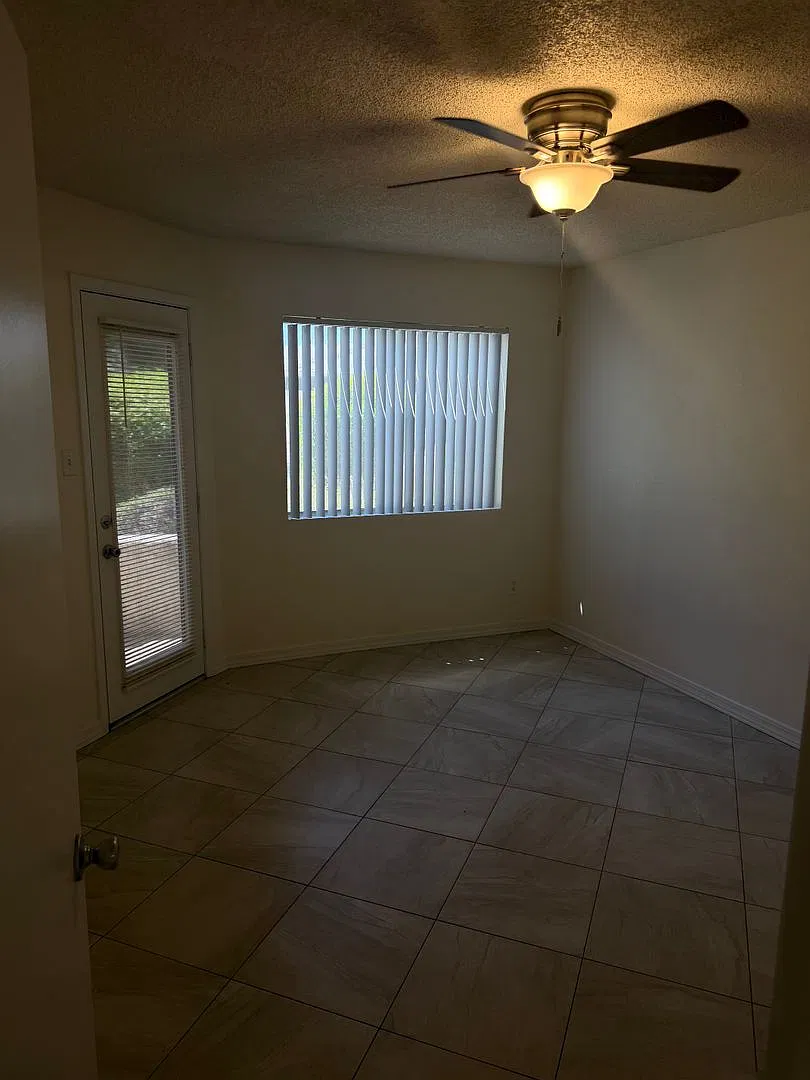 Mission Springs at Scottsdale — Photo 3