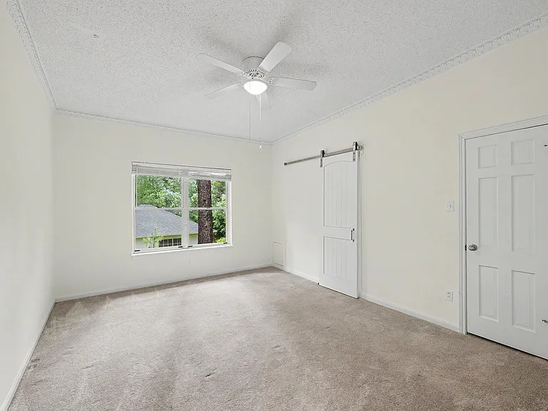 10811 Hunters Forest Dr — Photo 19