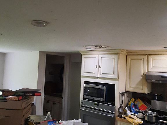 5th image of 1300 N Ridge Rd
