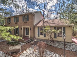 525 Owls Nest Rd, Stroudsburg, PA 18360