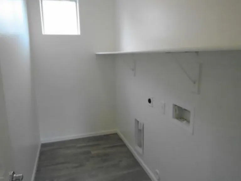 1824 W Pollack St — Photo 8