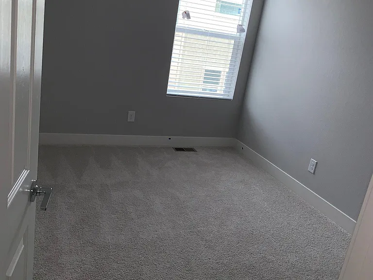 4722 N Kittredge St — Photo 12