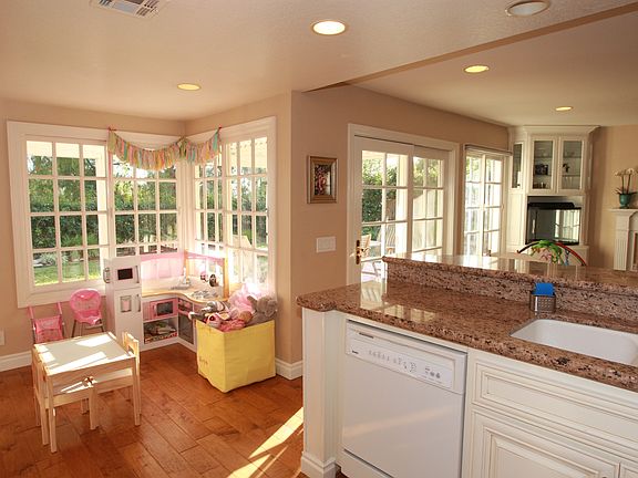4th image of 2244 Green Oak Ct