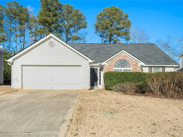 1013 Bluecoat Cir, Hampton, GA 30228