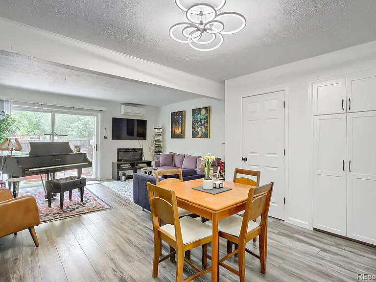 1190 Poplar Ave — Photo 4