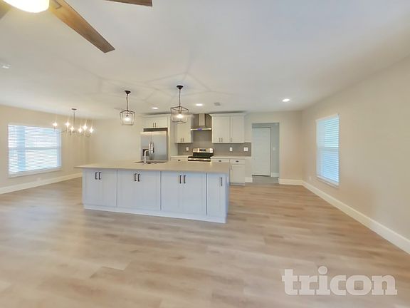 4th image of 15808 Deep Creek Ln