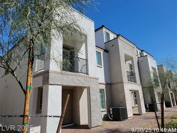 8671 Luxuriant Ave, Las Vegas, NV 89148