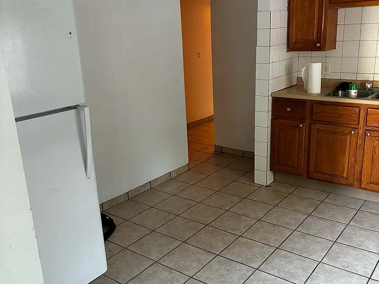 1633 Superior St #2 — Photo 2