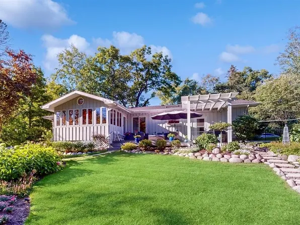 225 Pottawatomi DRIVE, Fontana, WI 53125