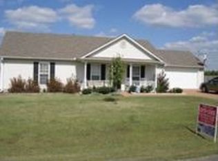 25 Long Meadow Dr, Jackson, TN 38305