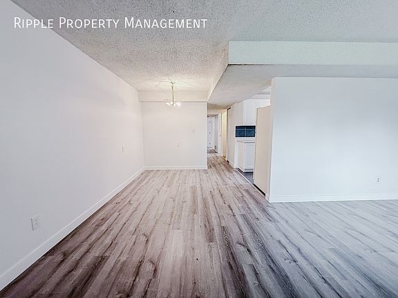 3rd image of 1513 36th St SE Unit B