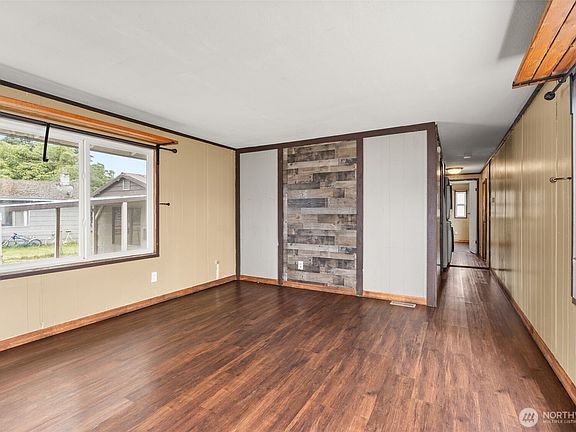 3rd image of 1605 Windsor Avenue