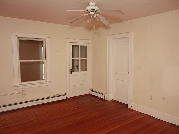 2nd image of 82 Mearns Ave APT 1
