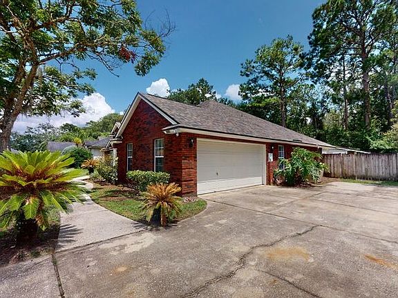 3rd image of 2810 Sweetholly Dr
