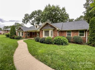 965 Hunting Ave, Lincolnton, NC 28092