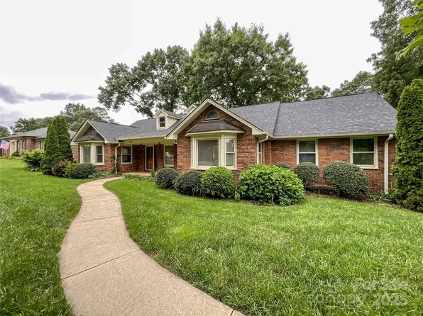 965 Hunting Ave, Lincolnton, NC 28092