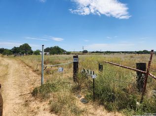 390 Hernandez Rd, Poteet, TX 78065